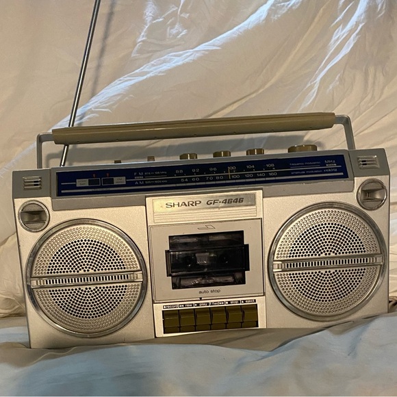 GF-4646 Silver Portable Boombox - Picture 1 of 15